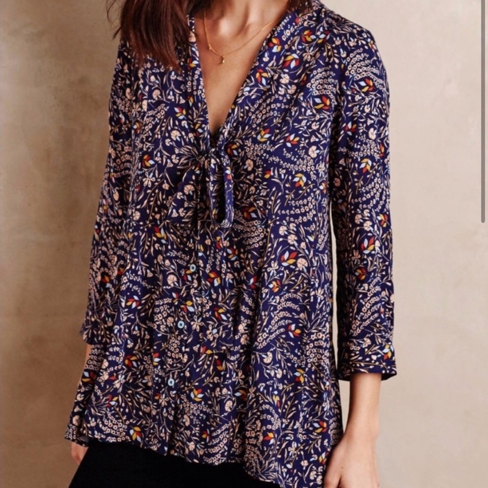 Anthropologie Maeve Floral Tie Neck Swing Blouse size Medium